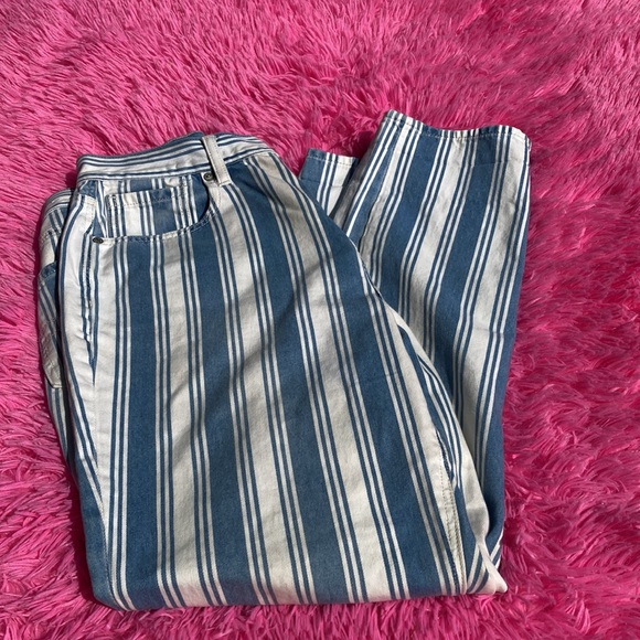 AEO all cotton medium blue wash and white striped jeans size 12 - Picture 5 of 7
